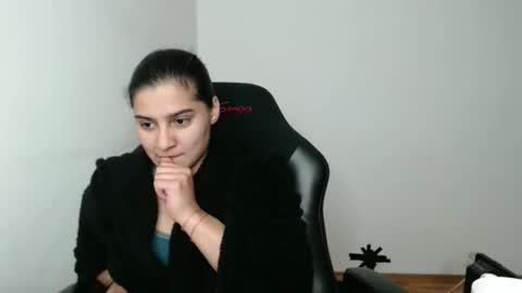 The queen of the biceps  online show from 14, 4, 2026