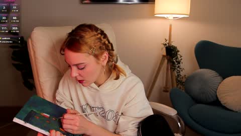 Snapshot of amanda__fox chatting on 8, 2, 2025 Amanda fox online show from 8, 2, 2025