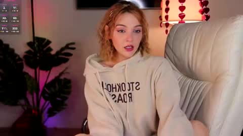 Snapshot of amanda__fox chatting on 19, 2, 2025 Amanda fox online show from 19, 2, 2025