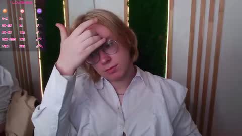 Snapshot of amanda_butlerr chatting on 27, 6, 2026 Hi im Amanda online show from 27, 6, 2026