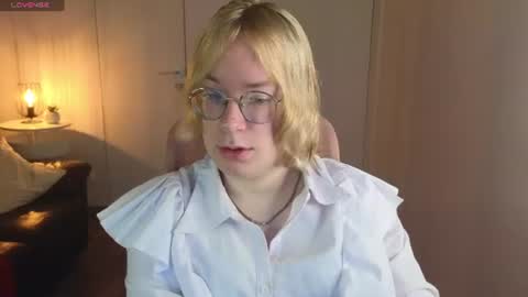 Snapshot of amanda_butlerr chatting on 5, 7, 2026 Hi im Amanda online show from 5, 7, 2026