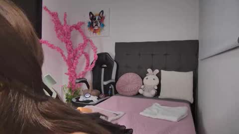 Snapshot of amandabrooks_18 chatting on 2, 10, 2025 Amanda online show from 2, 10, 2025