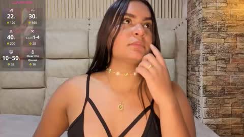 amarahanks_ online show from 4, 12, 2025