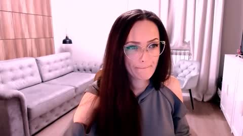 Snapshot of amazingeyes89 chatting on 5, 11, 2025 Izza online show from 5, 11, 2025