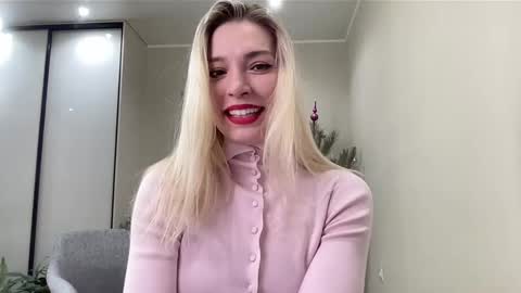 Snapshot of amazingkelly chatting on 4, 1, 2025 Kelly online show from 4, 1, 2025