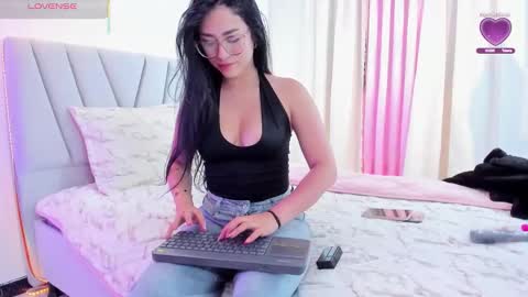 Snapshot of ambaar5 chatting on 3, 2, 2026 Sara online show from 3, 2, 2026