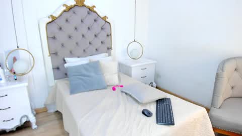 Snapshot of ambar_adamss chatting on 30, 12, 2024 Sara online show from 30, 12, 2024