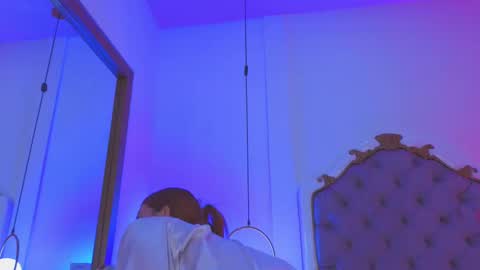 Snapshot of ambar_adamss chatting on 19, 10, 2025 Sara online show from 19, 10, 2025