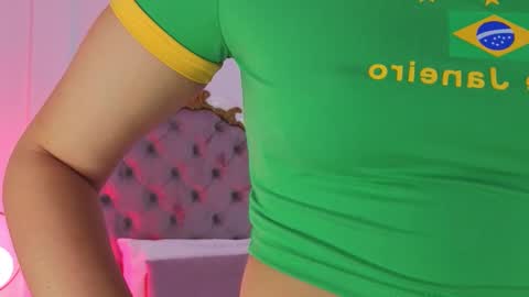 Snapshot of ambar_adamss chatting on 23, 11, 2025 Sara online show from 23, 11, 2025