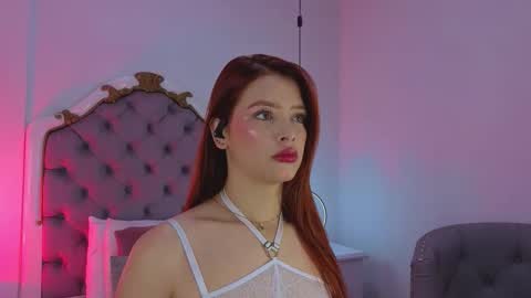 Snapshot of ambar_adamss chatting on 14, 12, 2025 Sara online show from 14, 12, 2025