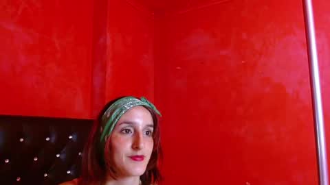 ambar_roux1 online show from 1, 3, 2025