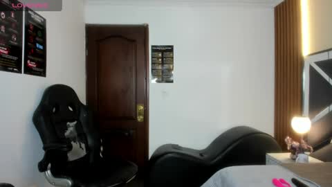 Snapshot of ambaross chatting on 21, 4, 2026 Ambar Ross online show from 21, 4, 2026