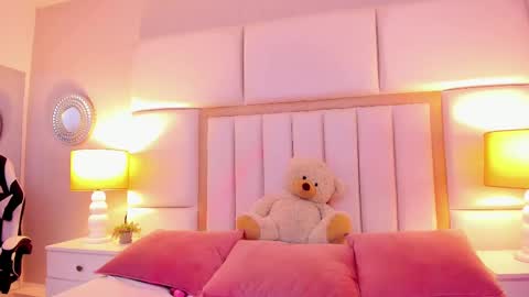 AmbarSantany  online show from 7, 3, 2025