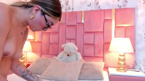 AmbarSantany  online show from 11, 2, 2026