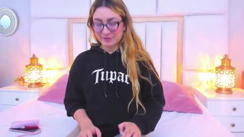 AmbarSantany  online show from 25, 3, 2026