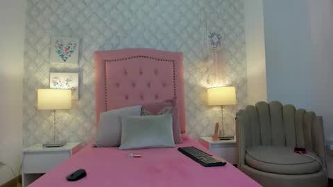 Snapshot of amber__ferrera chatting on 15, 12, 2025 amber ferrera online show from 15, 12, 2025