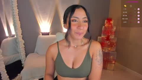 amber_curly online show from 17, 12, 2024