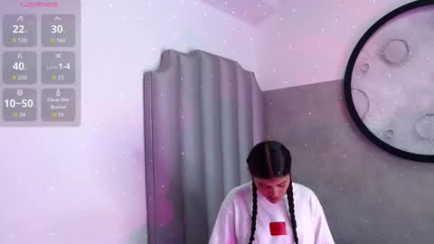 Snapshot of amber_edams chatting on 5, 12, 2025 Amber online show from 5, 12, 2025