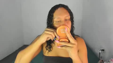 Snapshot of amber_lee20 chatting on 28, 10, 2025 LUISA online show from 28, 10, 2025