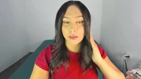 Snapshot of amber_lee20 chatting on 21, 11, 2025 LUISA online show from 21, 11, 2025