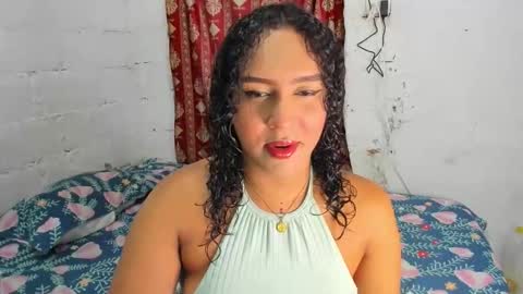 Snapshot of amber_lee20 chatting on 17, 12, 2025 LUISA online show from 17, 12, 2025