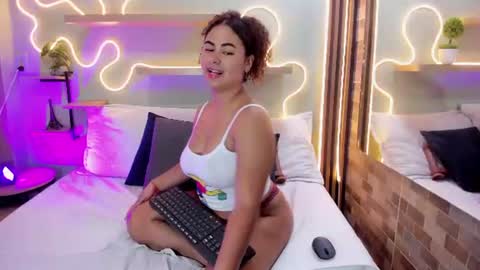 A M B E R  online show from 17, 6, 2026