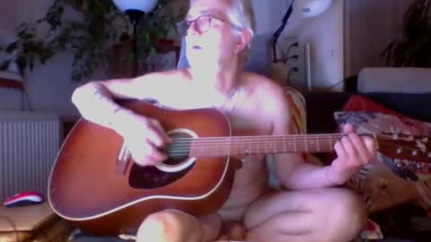 Snapshot of amberr11 chatting on 17, 11, 2025 Amberr11 online show from 17, 11, 2025