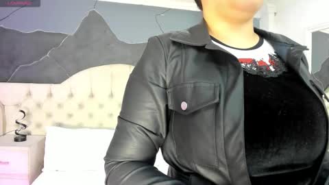 Snapshot of amberrgrey_ chatting on 21, 9, 2025 Amber Grey online show from 21, 9, 2025