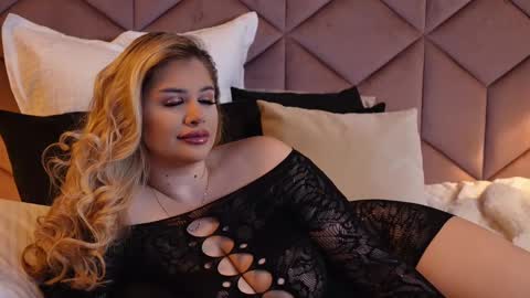 Amberseyes online show from 11, 2, 2025