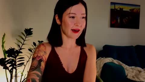 Snapshot of ambientmoon chatting on 12, 1, 2026 Moon inst 4mbientmoon online show from 12, 1, 2026