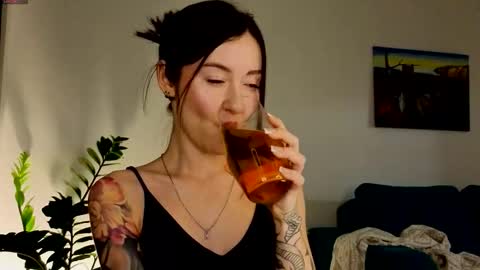 Snapshot of ambientmoon chatting on 19, 2, 2026 Moon inst 4mbientmoon online show from 19, 2, 2026