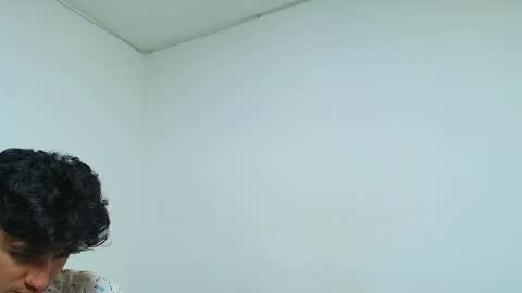 Snapshot of ameli_and_lucas chatting on 22, 1, 2025 Amelia  Lucas online show from 22, 1, 2025