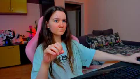 Snapshot of ameli_moon chatting on 13, 6, 2026 Eileen online show from 13, 6, 2026