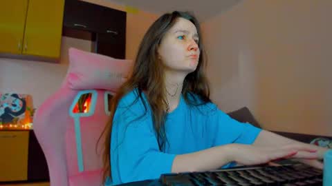 Snapshot of ameli_moon chatting on 3, 7, 2026 Eileen online show from 3, 7, 2026