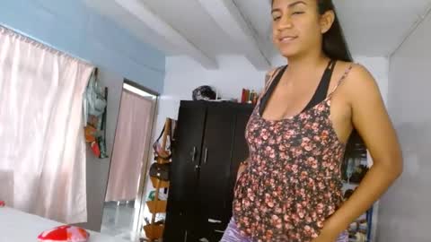 Snapshot of amelia_2023 chatting on 22, 12, 2024 amelia  online show from 22, 12, 2024