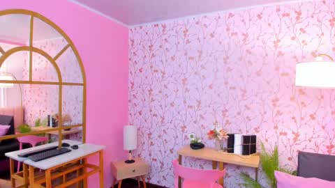 Amelia Adams online show from 6, 3, 2025