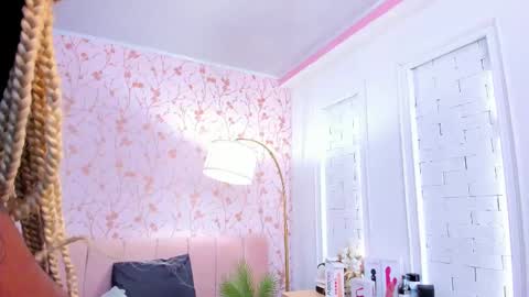 Amelia Adams online show from 6, 10, 2025