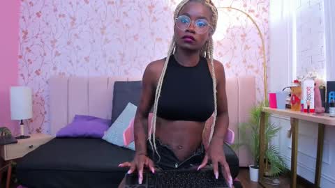 Amelia Adams online show from 9, 10, 2025