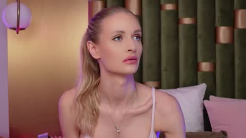 Amelia online show from 4, 12, 2025