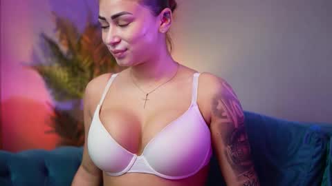  Amelia  online show from 9, 11, 2025