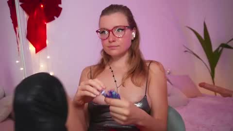 Snapshot of ameliasweety69 chatting on 28, 12, 2024 Amelia online show from 28, 12, 2024