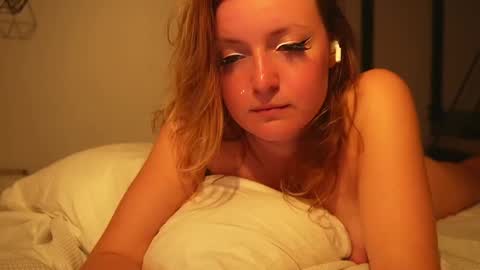 Snapshot of ameliasweety69 chatting on 23, 1, 2025 Amelia online show from 23, 1, 2025