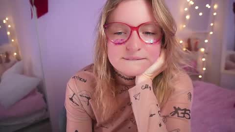 Snapshot of ameliasweety69 chatting on 1, 3, 2025 Amelia online show from 1, 3, 2025