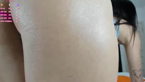 Snapshot of amelie_25 chatting on 8, 11, 2025 amelie_25 online show from 8, 11, 2025