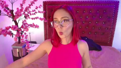 Snapshot of amelie_adamsx chatting on 8, 5, 2026 Amelie online show from 8, 5, 2026