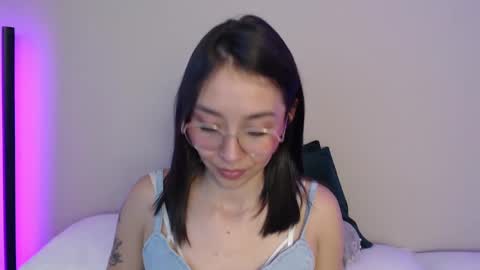 Snapshot of amelie_bss chatting on 8, 2, 2025 Amelie online show from 8, 2, 2025