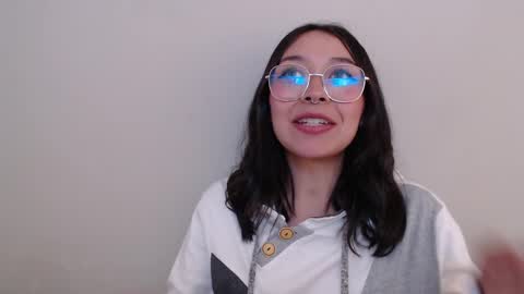 Snapshot of amelie_bss chatting on 5, 3, 2025 Amelie online show from 5, 3, 2025