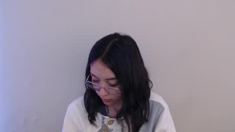 Snapshot of amelie_bss chatting on 5, 3, 2025 Amelie online show from 5, 3, 2025