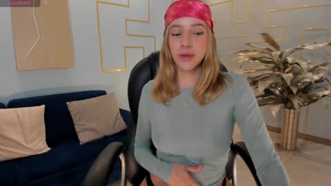 Amelie Graham online show from 28, 12, 2024