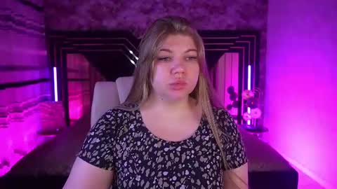 Snapshot of amellywhite chatting on 13, 7, 2026 Alina online show from 13, 7, 2026